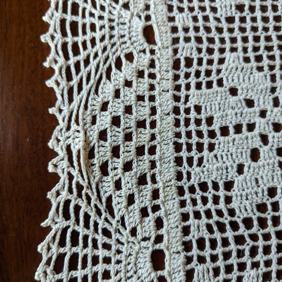 10% OFF Vintage 3-Piece Ecru-Coloured Doilies – c 1940s/1950s - Picture 8 of 8